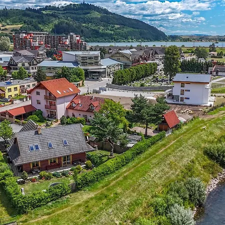 River 아파트 Bešeňová