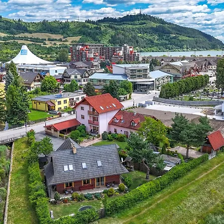 River 아파트 Bešeňová